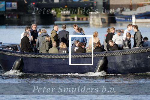 Amsterdam 9 mei 2019
Surpisefeestje voor Ruud de Wild georganiseerd door zijn ex vrouw Aafke.
Olcay Gulsen is eer natuurlijk bij. ze gingen varen met boot op grachten Amsterdam.