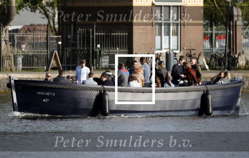 Amsterdam 9 mei 2019
Surpisefeestje voor Ruud de Wild georganiseerd door zijn ex vrouw Aafke.
Olcay Gulsen is eer natuurlijk bij. ze gingen varen met boot op grachten Amsterdam.
