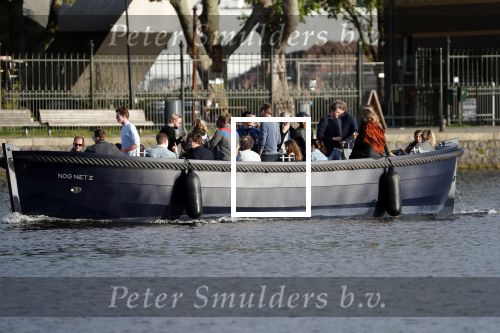 Amsterdam 9 mei 2019
Surpisefeestje voor Ruud de Wild georganiseerd door zijn ex vrouw Aafke.
Olcay Gulsen is eer natuurlijk bij. ze gingen varen met boot op grachten Amsterdam.