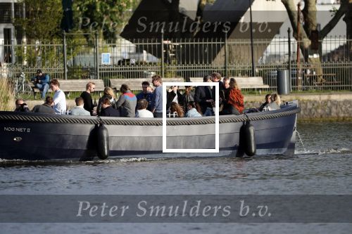 Amsterdam 9 mei 2019
Surpisefeestje voor Ruud de Wild georganiseerd door zijn ex vrouw Aafke.
Olcay Gulsen is eer natuurlijk bij. ze gingen varen met boot op grachten Amsterdam.