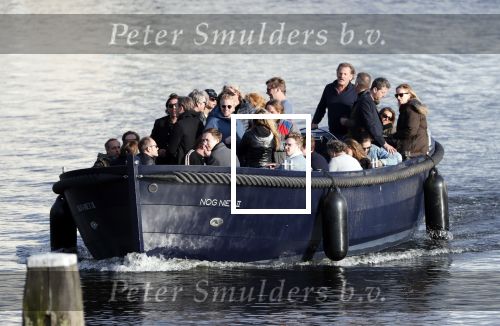 Amsterdam 9 mei 2019
Surpisefeestje voor Ruud de Wild georganiseerd door zijn ex vrouw Aafke.
Olcay Gulsen is eer natuurlijk bij. ze gingen varen met boot op grachten Amsterdam.