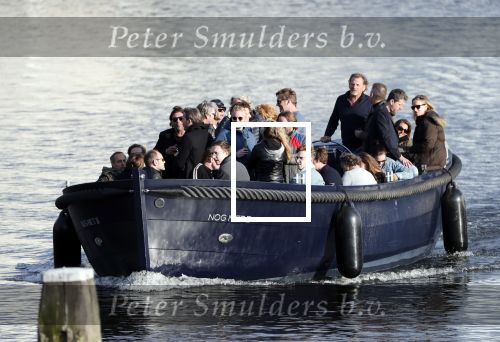 Amsterdam 9 mei 2019
Surpisefeestje voor Ruud de Wild georganiseerd door zijn ex vrouw Aafke.
Olcay Gulsen is eer natuurlijk bij. ze gingen varen met boot op grachten Amsterdam.