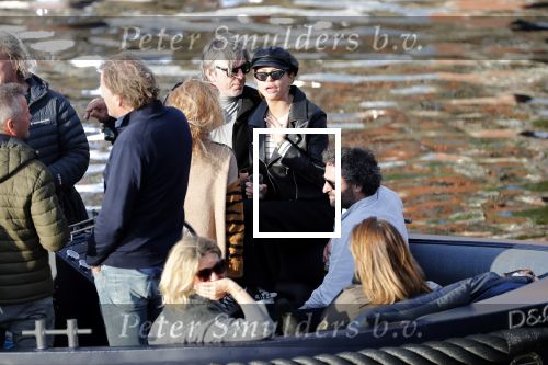 Amsterdam 9 mei 2019
Surpisefeestje voor Ruud de Wild georganiseerd door zijn ex vrouw Aafke.
Olcay Gulsen is eer natuurlijk bij. ze gingen varen met boot op grachten Amsterdam.