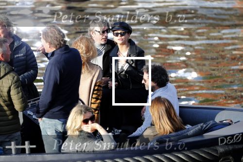Amsterdam 9 mei 2019
Surpisefeestje voor Ruud de Wild georganiseerd door zijn ex vrouw Aafke.
Olcay Gulsen is eer natuurlijk bij. ze gingen varen met boot op grachten Amsterdam.