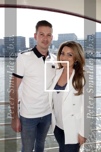Amsterdam 7 april 2019
John de Bever Sieneke en Marianne Weber op een grote boot met allemaal gasten.
Sieneke met haar man