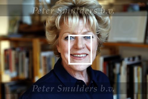 Amsterdam 15 april 2019
Boekpresentatie van Inge Ipenburg bij boekhandel Scheltema.
Simone Kleinsma krijgt het eerste exemplaar.