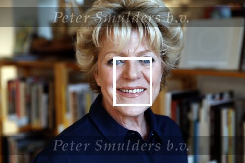 Amsterdam 15 april 2019
Boekpresentatie van Inge Ipenburg bij boekhandel Scheltema.
Simone Kleinsma krijgt het eerste exemplaar.