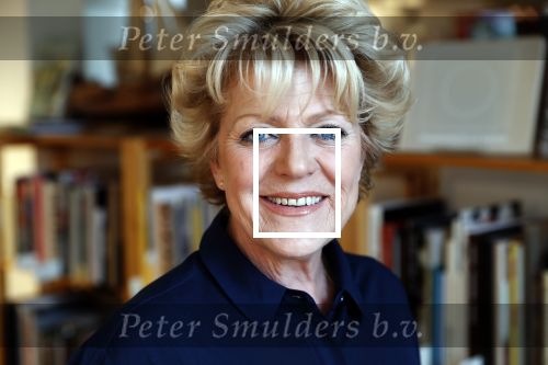 Amsterdam 15 april 2019
Boekpresentatie van Inge Ipenburg bij boekhandel Scheltema.
Simone Kleinsma krijgt het eerste exemplaar.