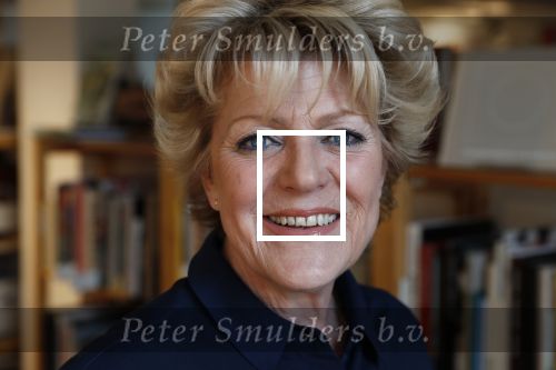 Amsterdam 15 april 2019
Boekpresentatie van Inge Ipenburg bij boekhandel Scheltema.
Simone Kleinsma krijgt het eerste exemplaar.