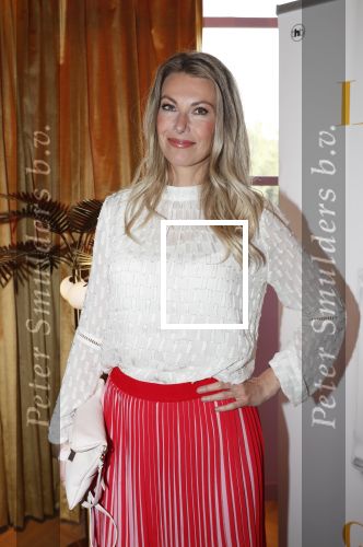 Amsterdam 7 mei 2019
Boekpresentatie Camilla Lackberg bij Mama Kelly in olympisch stadion.
aanwezig oa Daphne Deckers
Isa Hoes
Heleen van Royen
Anna Drijver
Marion Pauw
Susan Smit
Moniqiue des Bouvrie
Patricia Snel
Marlies Dekkers
Inge Ipenburg