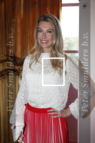 Amsterdam 7 mei 2019
Boekpresentatie Camilla Lackberg bij Mama Kelly in olympisch stadion.
aanwezig oa Daphne Deckers
Isa Hoes
Heleen van Royen
Anna Drijver
Marion Pauw
Susan Smit
Moniqiue des Bouvrie
Patricia Snel
Marlies Dekkers
Inge Ipenburg