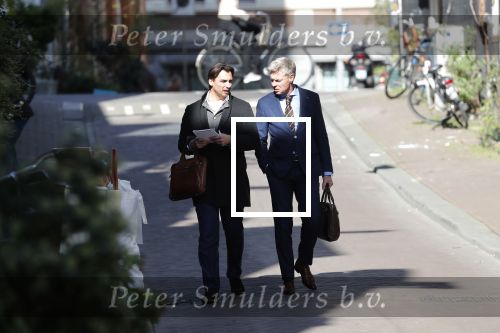 Amsterdam 1 april 2019
Thierry Baudet met â€¦. op straat in Amsterdam.