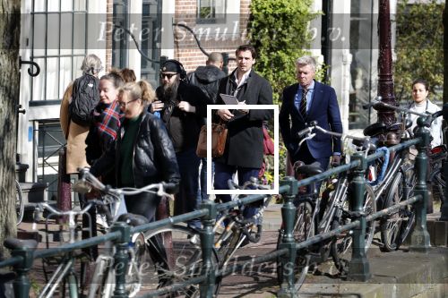 Amsterdam 1 april 2019
Thierry Baudet met â€¦. op straat in Amsterdam.