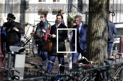 Amsterdam 1 april 2019
Thierry Baudet met â€¦. op straat in Amsterdam.