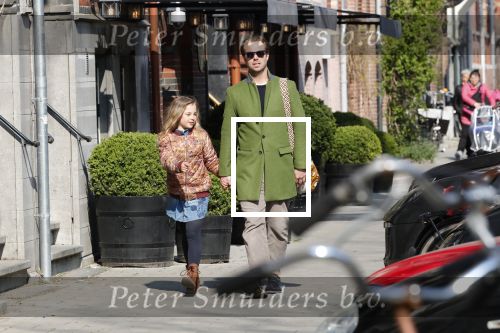 Amsterdam 14 april 2019
Thijs Romer met zijn dochter Sammie op de pc hooftstraat.