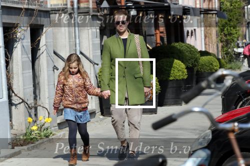 Amsterdam 14 april 2019
Thijs Romer met zijn dochter Sammie op de pc hooftstraat.