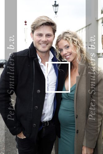 Volendam 6 mei 2019
10 jaar magazine 100%NL bij hotel Spaander. Tim Douwsma met zijn zwangere vriendin