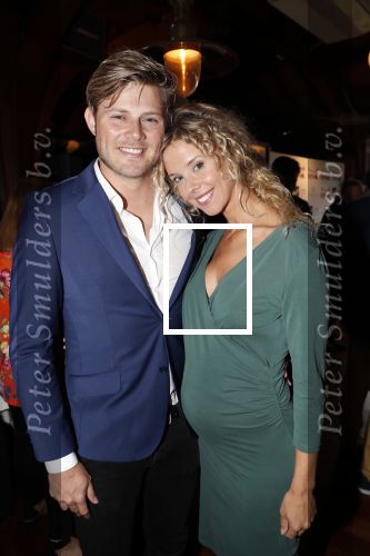 Volendam 6 mei 2019
10 jaar magazine 100%NL bij hotel Spaander. Tim Douwsma met zijn zwangere vriendin