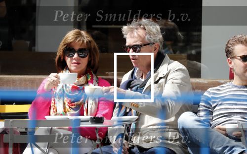 Amsterdam 11 mei 2019
Tom Egbers en Janke Dekker op terras op de beethovenstraat.