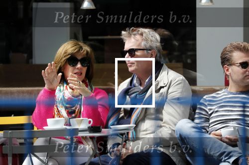 Amsterdam 11 mei 2019
Tom Egbers en Janke Dekker op terras op de beethovenstraat.