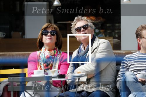 Amsterdam 11 mei 2019
Tom Egbers en Janke Dekker op terras op de beethovenstraat.