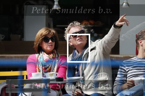 Amsterdam 11 mei 2019
Tom Egbers en Janke Dekker op terras op de beethovenstraat.