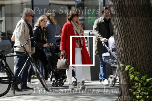 Amsterdam 11 mei 2019
Tom Egbers en Janke Dekker op terras op de beethovenstraat.