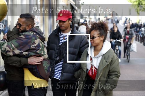 Amsterdam 9 mei 2019
Opening expositie Selwyn Senatori.B Veronica v Hoogdalem met vriend Nigel Williams ( Rapper Digitzz)