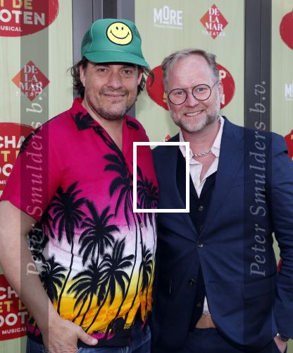 Amsterdam 14 april 2019
Premiere van t schaep met de 5 poten in het deLamar theater. Vincent Croiset en Ad Knipsels