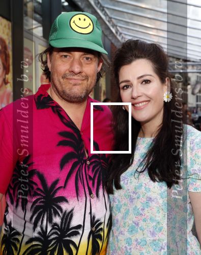 Amsterdam 14 april 2019
Premiere van t schaep met de 5 poten in het deLamar theater. Vincent Croiset en partner Tina de Bruin