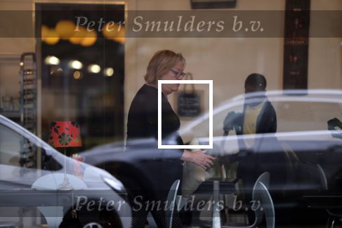 Naarden 4 april 2019
Viola Holt helpt  1 dag per week  in de kringloopwinkel in Naarden.