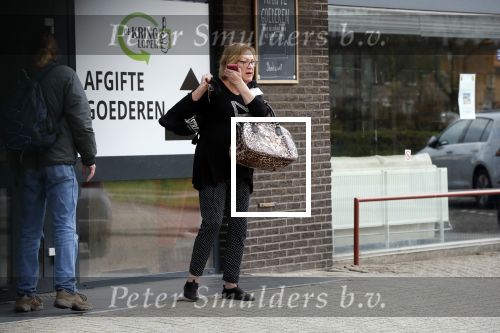 Naarden 4 april 2019
Viola Holt helpt  1 dag per week  in de kringloopwinkel in Naarden.