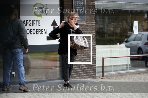 Naarden 4 april 2019
Viola Holt helpt  1 dag per week  in de kringloopwinkel in Naarden.