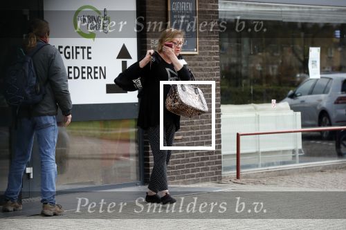 Naarden 4 april 2019
Viola Holt helpt  1 dag per week  in de kringloopwinkel in Naarden.