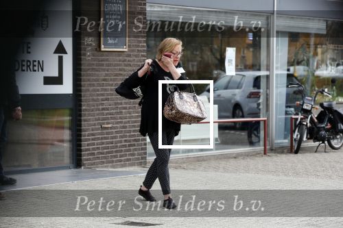 Naarden 4 april 2019
Viola Holt helpt  1 dag per week  in de kringloopwinkel in Naarden.