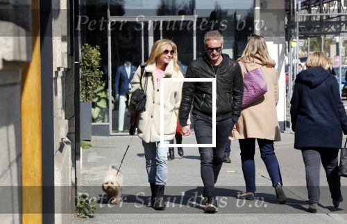 Amsterdam 11 april 2019
Wendy v Dijk met haar man Erland Galjaard en hun hondje in Amsterdam zuid.