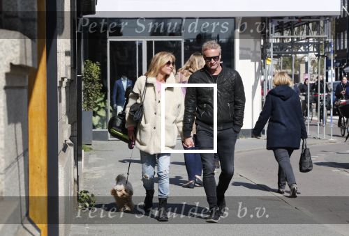 Amsterdam 11 april 2019
Wendy v Dijk met haar man Erland Galjaard en hun hondje in Amsterdam zuid.