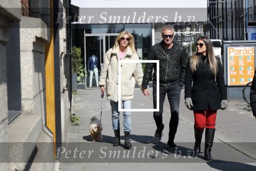 Amsterdam 11 april 2019
Wendy v Dijk met haar man Erland Galjaard en hun hondje in Amsterdam zuid.