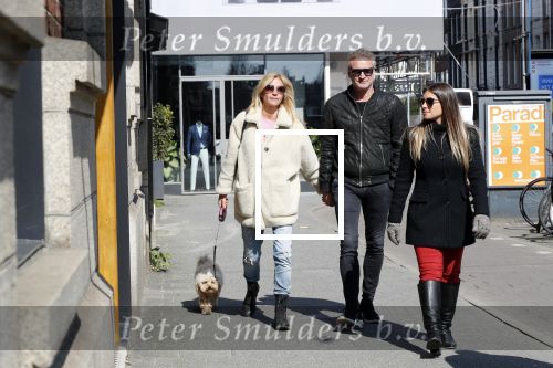 Amsterdam 11 april 2019
Wendy v Dijk met haar man Erland Galjaard en hun hondje in Amsterdam zuid.