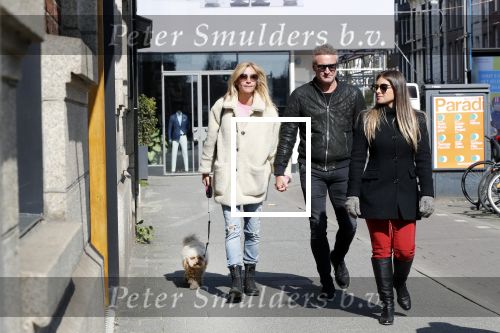 Amsterdam 11 april 2019
Wendy v Dijk met haar man Erland Galjaard en hun hondje in Amsterdam zuid.