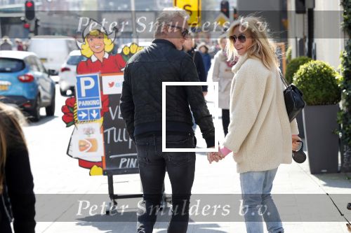 Amsterdam 11 april 2019
Wendy v Dijk met haar man Erland Galjaard en hun hondje in Amsterdam zuid.