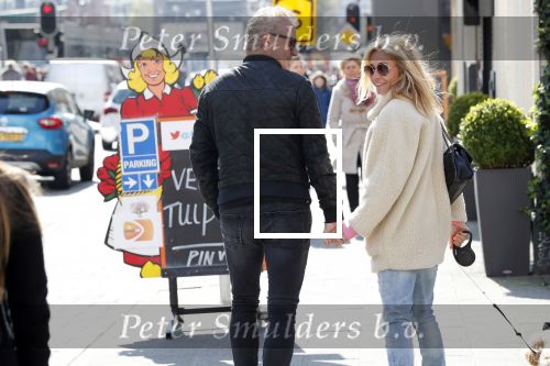 Amsterdam 11 april 2019
Wendy v Dijk met haar man Erland Galjaard en hun hondje in Amsterdam zuid.