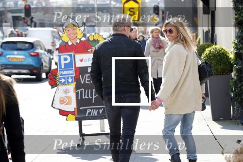 Amsterdam 11 april 2019
Wendy v Dijk met haar man Erland Galjaard en hun hondje in Amsterdam zuid.