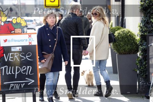 Amsterdam 11 april 2019
Wendy v Dijk met haar man Erland Galjaard en hun hondje in Amsterdam zuid.