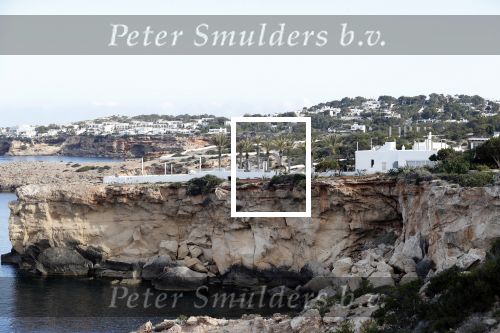 Ibiza 4 mei 2019
Het huis van Wesley Sneijder en Yolanthe Sneijder Cabau aan de baai van Cala Tarida op ibiza.