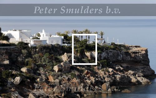 Ibiza 4 mei 2019
Het huis van Wesley Sneijder en Yolanthe Sneijder Cabau aan de baai van Cala Tarida op ibiza.