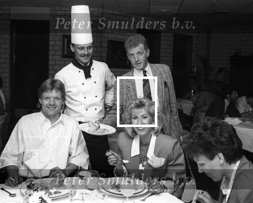 Eindhoven, 12 April 1988
Diner t.g.v. het kampioenschap bij Rest. De Tongelreep met o.a.:
Willeke Alberti Soren Lerby 120488