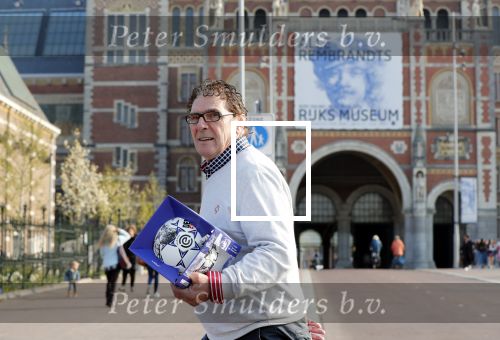 Amsterdam 9 april 2019
Presentatie nieuwe eredivisiebal met Wim v Hanegem in het rijksmuseum.
