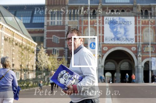 Amsterdam 9 april 2019
Presentatie nieuwe eredivisiebal met Wim v Hanegem in het rijksmuseum.