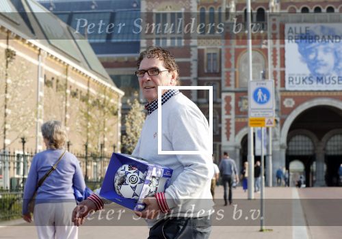 Amsterdam 9 april 2019
Presentatie nieuwe eredivisiebal met Wim v Hanegem in het rijksmuseum.